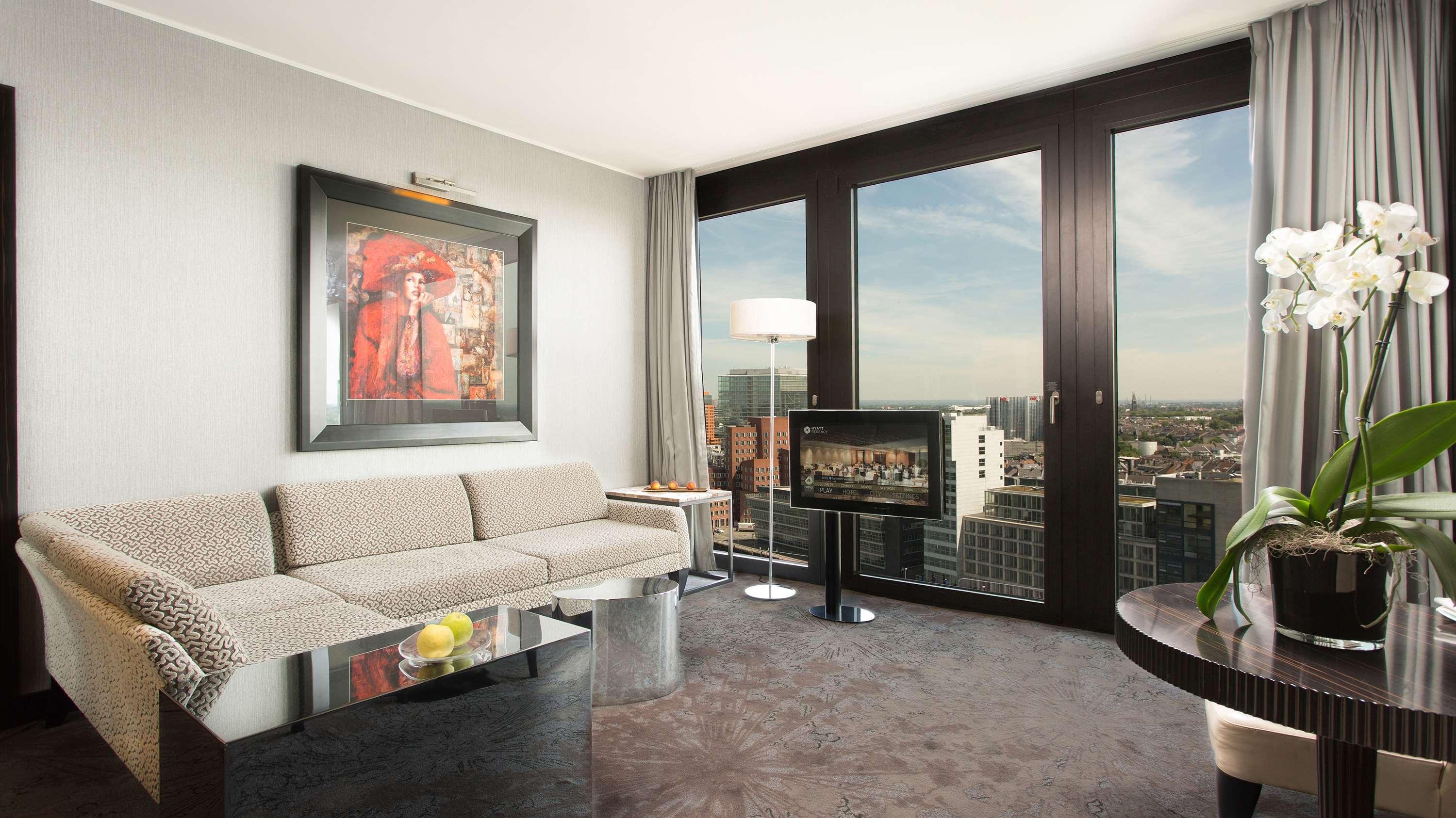 Hyatt Regency Dusseldorf Hotel Luaran gambar The interior of a typical apartment