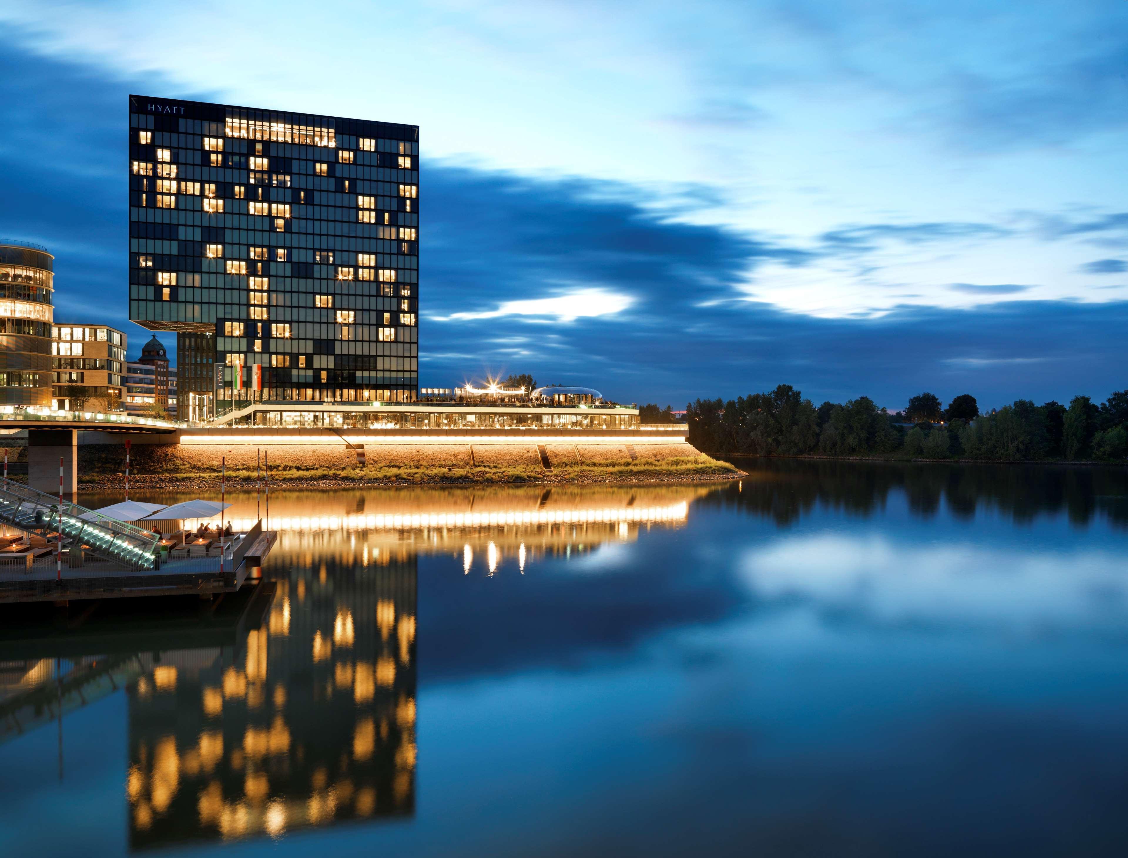 Hyatt Regency Dusseldorf Hotel Luaran gambar The University of Economics and Business Vienna