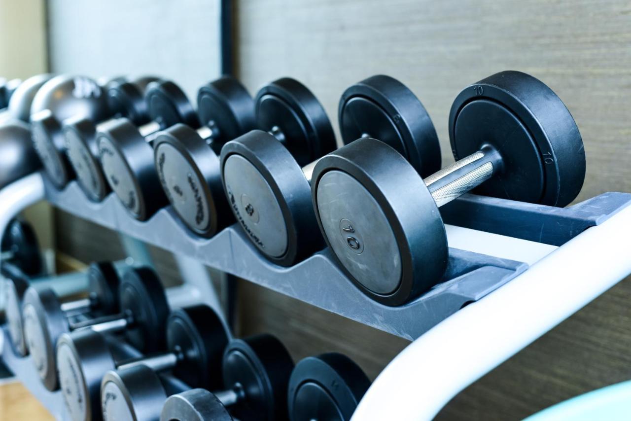 Hyatt Regency Dusseldorf Hotel Luaran gambar Dumbbells on a rack