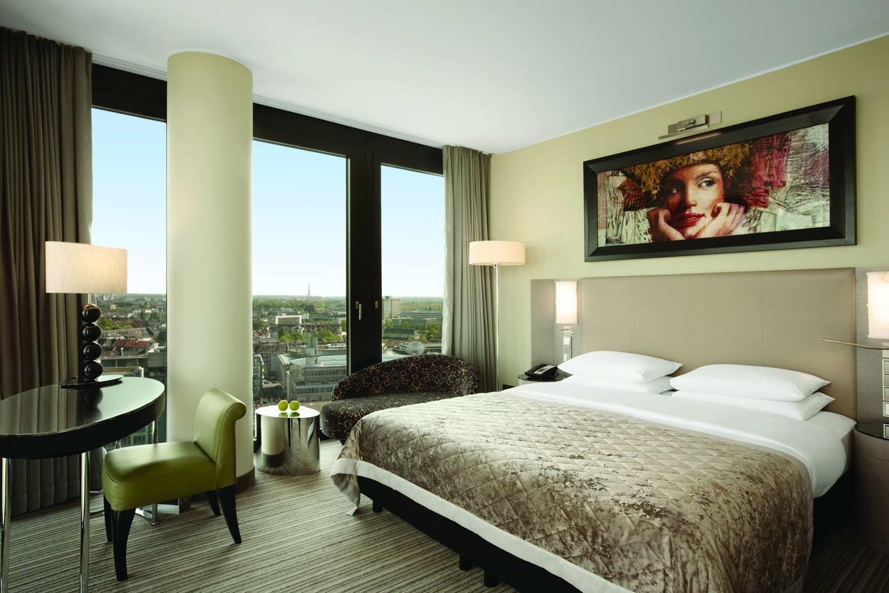 Hyatt Regency Dusseldorf Hotel Luaran gambar A room at the hotel